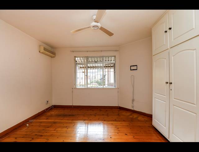 2.5 BEDROOM APARTMENT FOR SALE IN GLENWOOD